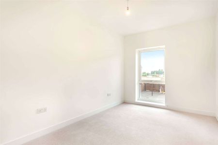 A well presented two bedroom coach house with garage - Photo 3