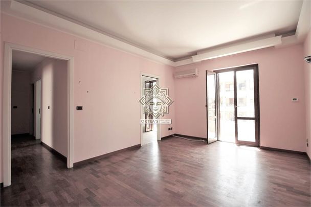 Appartamento con tre camere - Photo 1