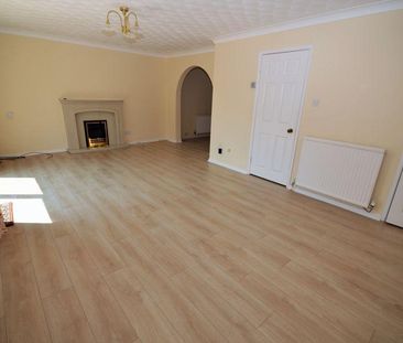 4 bedroom detached house to rent - Photo 1