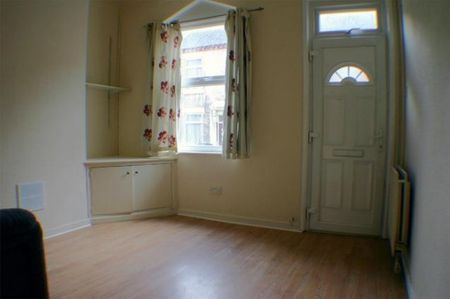 3 BEDROOM NEWLY REFURBISHED TERRACED HOUSE IN SHELTON, STOKE - Photo 4