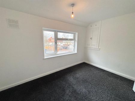 3 bedroom end of terrace house to rent - Photo 3