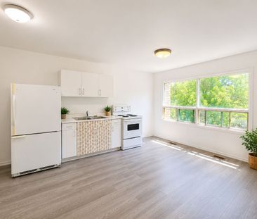 For Lease - 2967 St. Clair Avenue, Toronto, Ontario - Photo 4