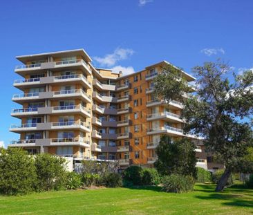 FOOTSTEPS TO THE BEACH. STUNNING VIEWS OF DEE WHY LAGOON AND DEE WH... - Photo 1