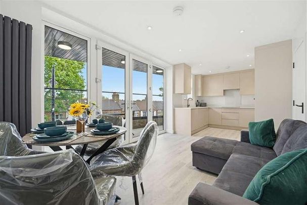 Northfield Avenue, London, W13 - Photo 1
