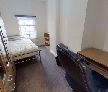8 Bed Student Accommodation - Photo 4