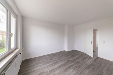 Attraktive 3 Zimmer-Erdgeschosswohnung mit Balkon in Merseburg Nord - Photo 2