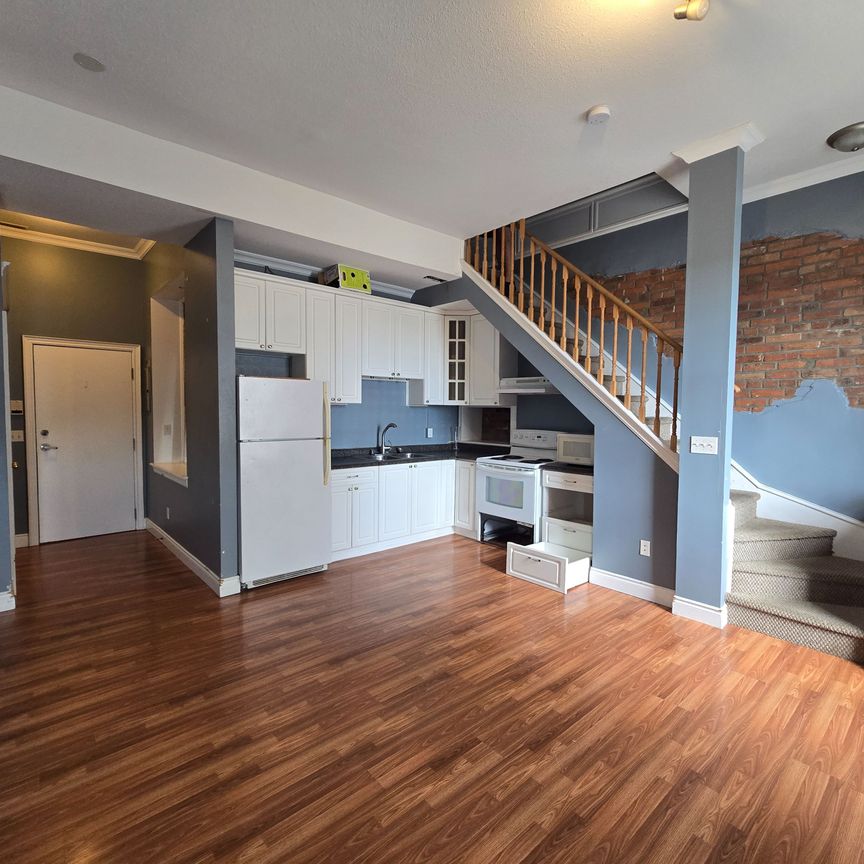 For Lease - 54 King Street Unit# 207, Clarington, Ontario - Photo 1