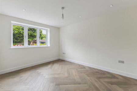 5 bedroom detached house to rent - Photo 3