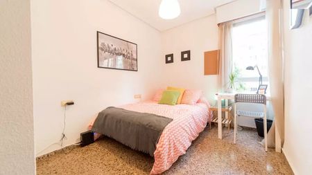 Calle Rubén Darío, Valencia, Valencian Community 46021 - Photo 3