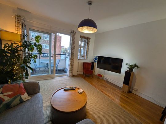 2 Bed Flat, David House, SW8 - Photo 1