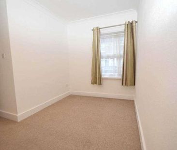 Addlestone, KT15 - Photo 4