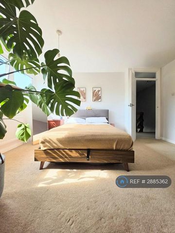 1 bedroom in a flat share to rent - Photo 5
