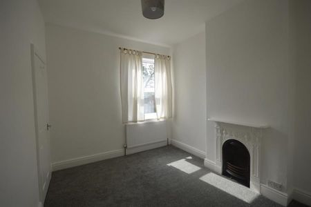 3 Bedroom Semi Detached To Let - Photo 3