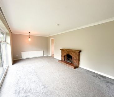 Main Street, Lincoln, Scothern - Photo 2