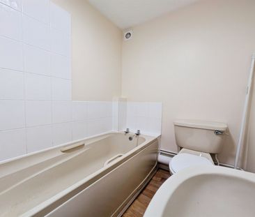 Millbrook Road East, SO15 - Photo 6