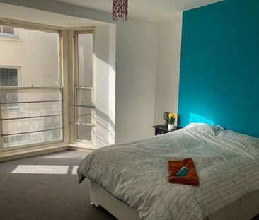 Princes Street Room 6 - Photo 3