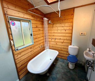 Charming Mountain Cottage in Prime Location! - Photo 4