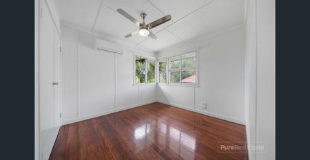 Elevated Charm on 655 m² in Leafy Stafford Heights - Photo 5