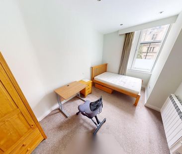 6 bedroom townhouse to rent - Photo 4