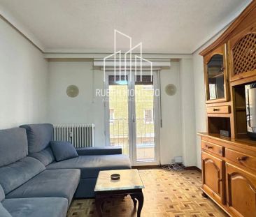 Piso de alquiler en De Villamayor, Carmelitas - Photo 2