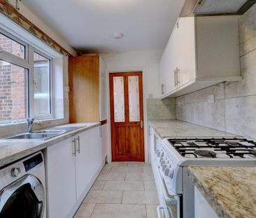 3 bedroom terraced house to rent - Photo 3