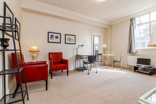 Studio Flat, Hallam Street, W1W - Photo 1