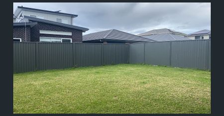 Luxury 2 Storey Family Home - Photo 3