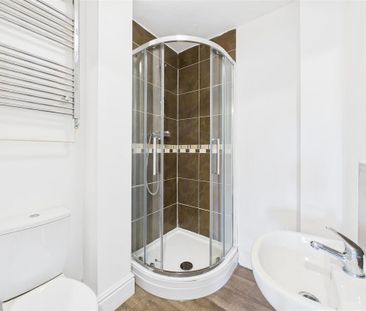 8 bedroom end of terrace house to rent - Photo 3