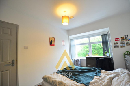 5 bedroom terraced house to rent - Photo 5