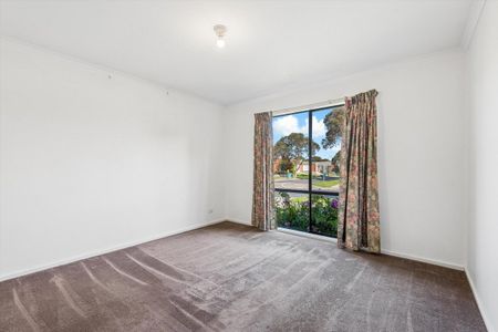 58 Bernborough Avenue, CRANBOURNE WEST - Photo 4