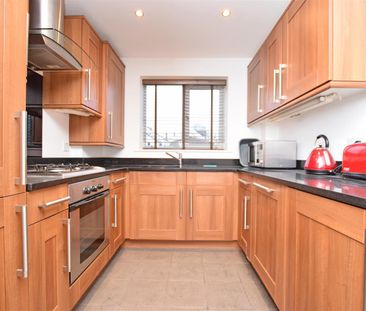 Gresham Road, Staines-Upon-Thames, London, TW18 - Photo 2