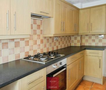 Terraced House to rent on - Photo 5