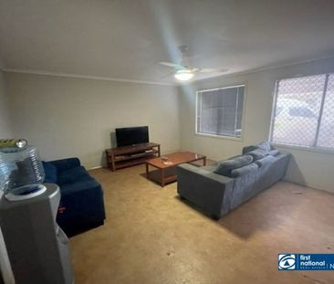 4 BEDROOMS PLUS ENSUITE - Photo 1