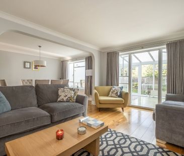 4 bedroom detached house to rent - Photo 2