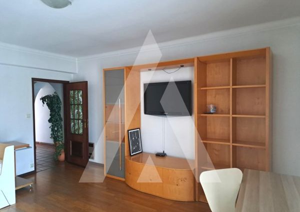 Apartamento T3 com sótão, mobilado e equipado, no Bairro do Liceu!