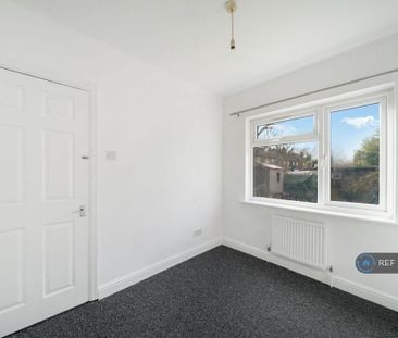 2 bedroom maisonette to rent - Photo 1