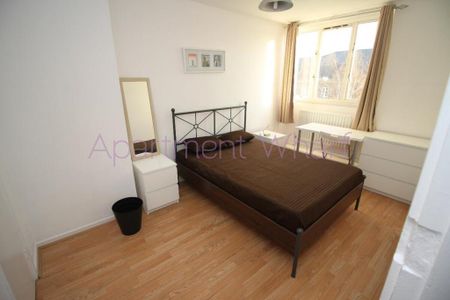 1 bedroom in a flat share to rent - Photo 3