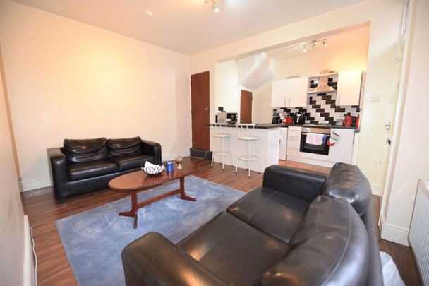 2 bedroom House in Thornville Mount, Leeds - Photo 1