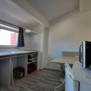 Appartement à louer 1 pièce - 27,62 m2 meublé à La Seyne-sur-Mer centre-ville - Photo 3