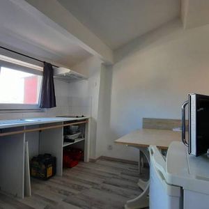 Appartement à louer 1 pièce - 27,62 m2 meublé à La Seyne-sur-Mer centre-ville - Photo 2