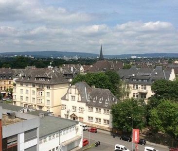 3-Zimmer-Maisonette-Wohnung mit drei Balkonen in Wiesbaden-Biebrich - Photo 3