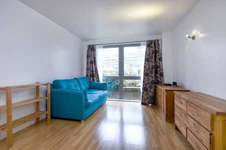 Flat to rent - Deals Gateway, London, SE13 - Photo 2