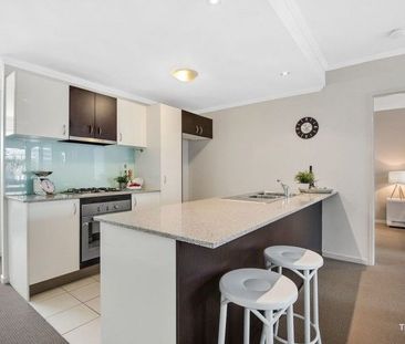 2 BEDROOM 2 BATH UNFURNISHED APARTMENT IN CENTRAL INDOOROOPILLY - Photo 5