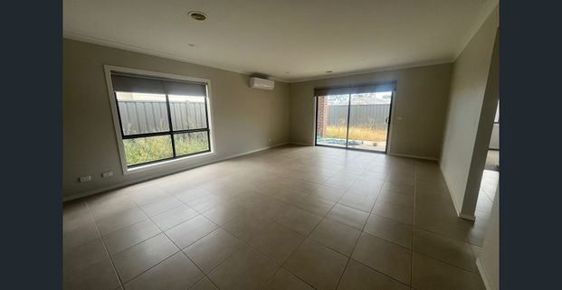 4 Bedroom House In Willandra Estate !!!! - Photo 1