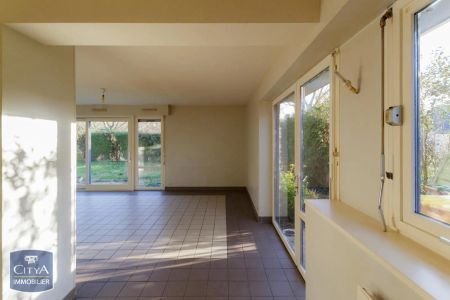 Appartement à louer 4 pièces 81.1m² - Photo 2