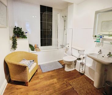 2 bedroom Flat To Let - Photo 6