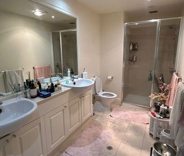 Port Melbourne - Photo 2