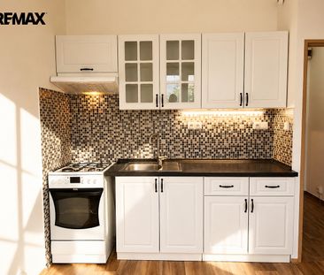 Pronájem bytu 2+kk 37 m² - Fotografie 2