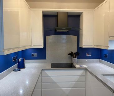 2 bedroom terraced house to rent - Photo 4