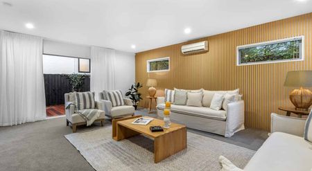 Modern 3-bedroom house with garage - Photo 4